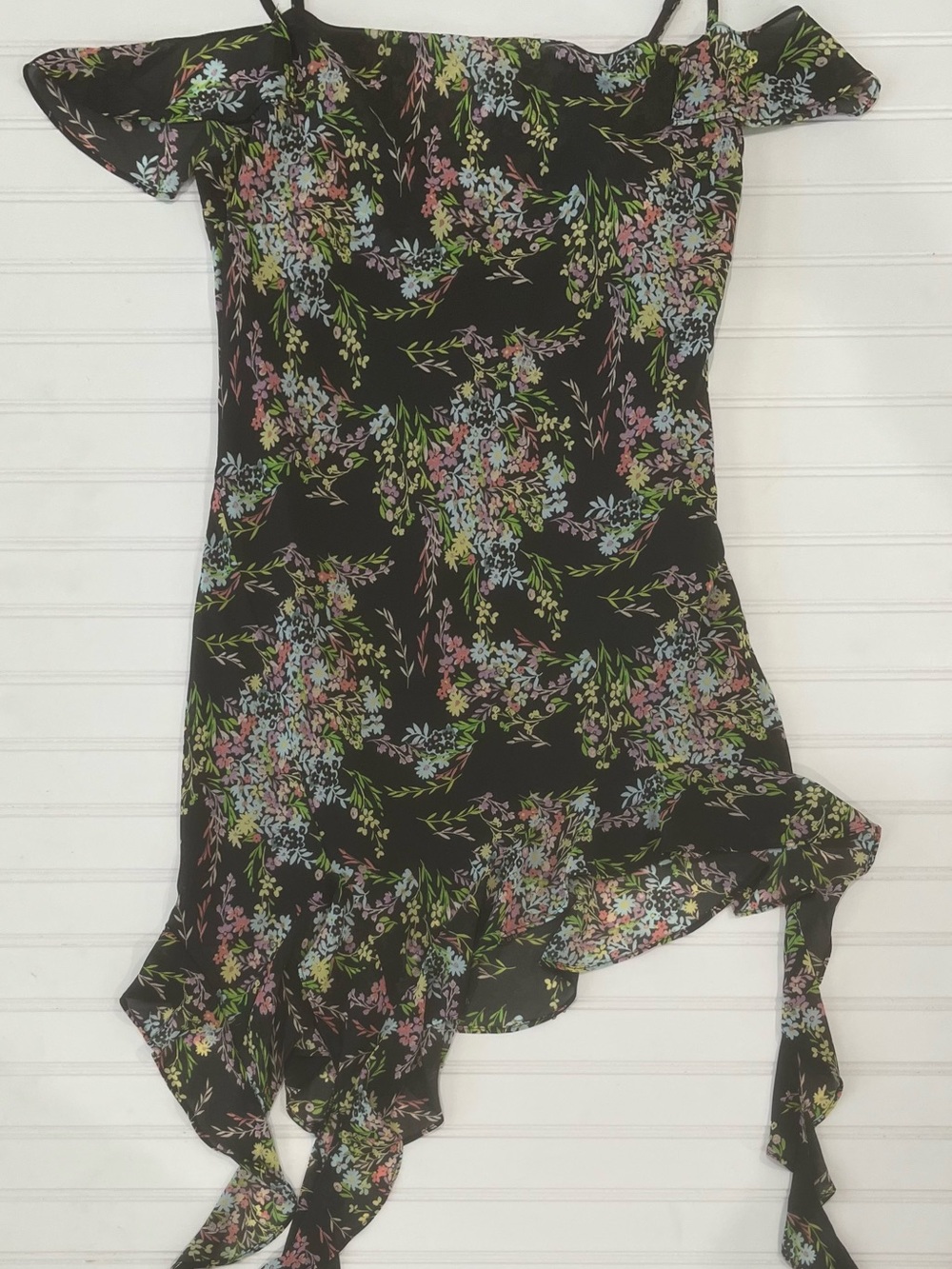 Forever 21 Black Floral Off-Shoulder Camisole